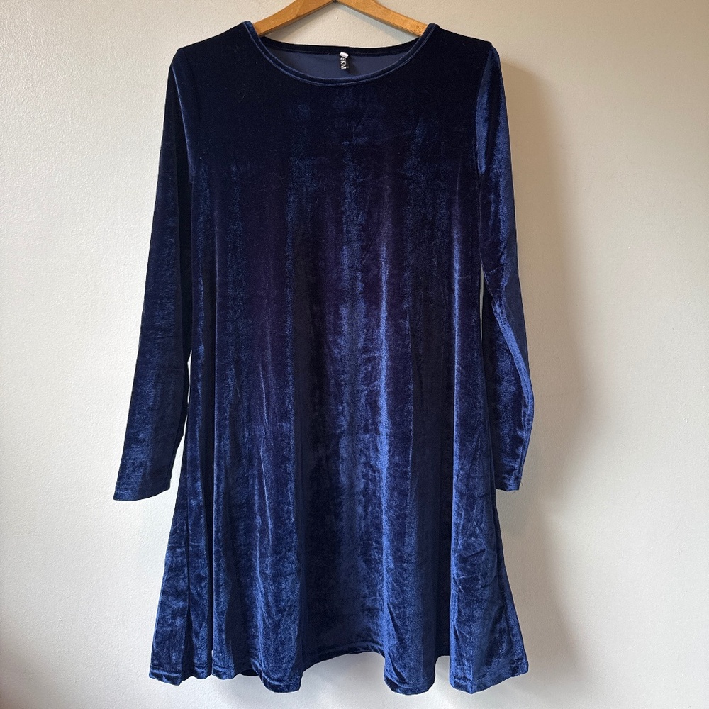 Women’s Navy Blue Velvet Long Sleeve Swing Dress
